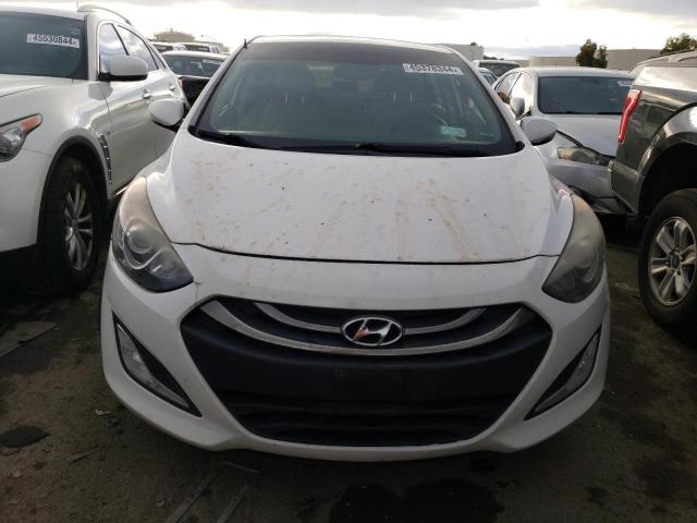 KMHD35LH6EU228992 - 2014 HYUNDAI ELANTRA GT WHITE photo 5