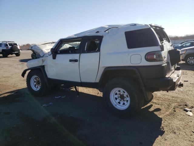 JTEBU11F28K041909 - 2008 TOYOTA FJ CRUISER WHITE photo 2