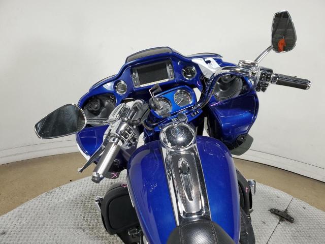 1HD1TAN10FB958330 - 2015 HARLEY-DAVIDSON FLTRUSE CVO ROAD GLIDE BLUE photo 7