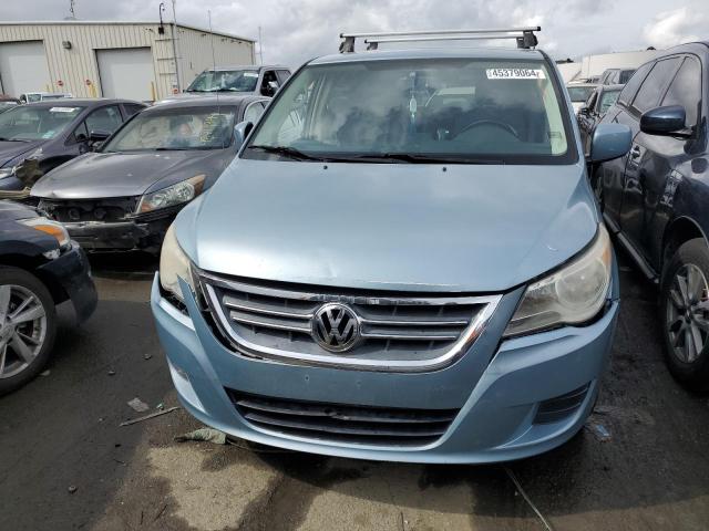 2V8HW54X19R601480 - 2009 VOLKSWAGEN ROUTAN SEL BLUE photo 5