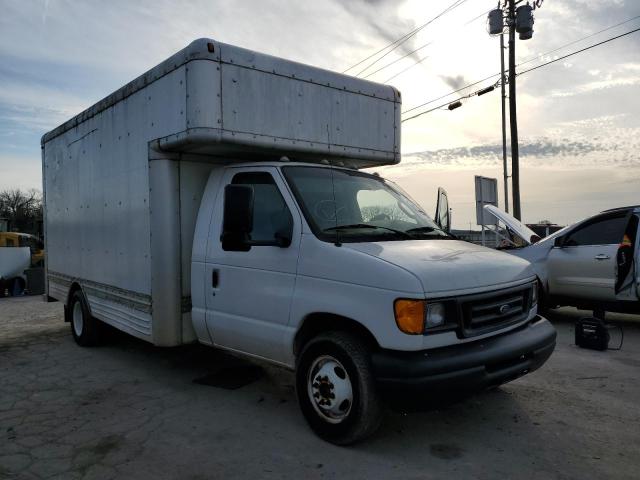 1FDXE45S37DA22378 - 2007 FORD ECONOLINE E450 SUPER DUTY CUTAWAY VAN WHITE photo 4