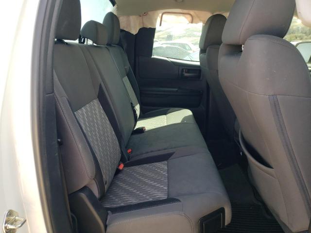 5TFUM5F14JX078003 - 2018 TOYOTA TUNDRA DOUBLE CAB SR/SR5 WHITE photo 10
