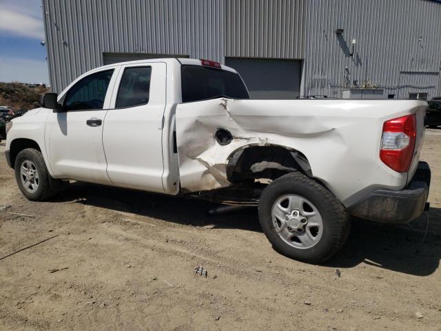 5TFUM5F14JX078003 - 2018 TOYOTA TUNDRA DOUBLE CAB SR/SR5 WHITE photo 2