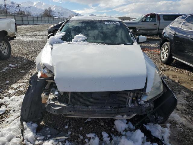 JHMCM56613C072899 - 2003 HONDA ACCORD EX WHITE photo 5