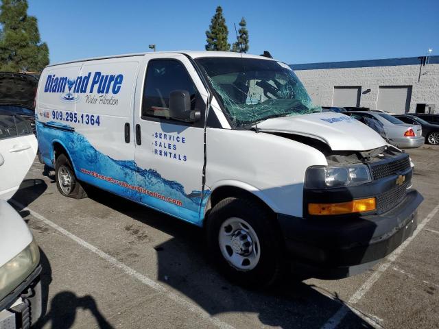 1GCWGAFPXM1253570 - 2021 CHEVROLET EXPRESS G2 WHITE photo 4