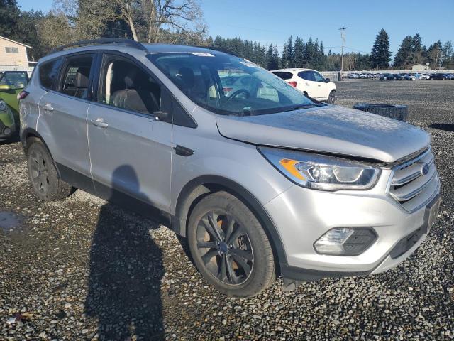 1FMCU9HD2JUC36314 - 2018 FORD ESCAPE SEL SILVER photo 4