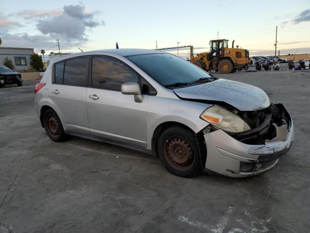 3N1BC13E38L381597 - 2008 NISSAN VERSA S SILVER photo 4