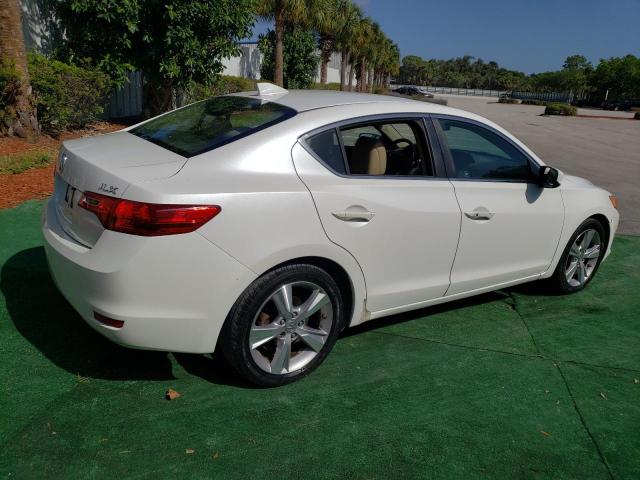 19VDE1F73DE015093 - 2013 ACURA ILX 20 TECH WHITE photo 3