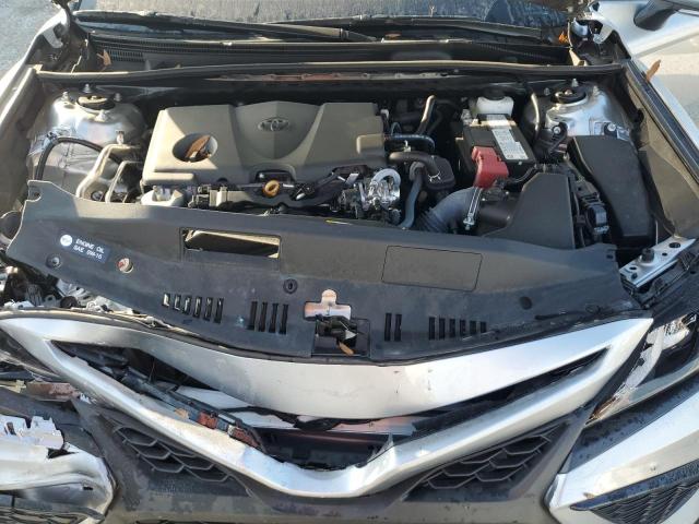 4T1G11AKXRU871572 - 2024 TOYOTA CAMRY SE NIGHT SHADE SILVER photo 11