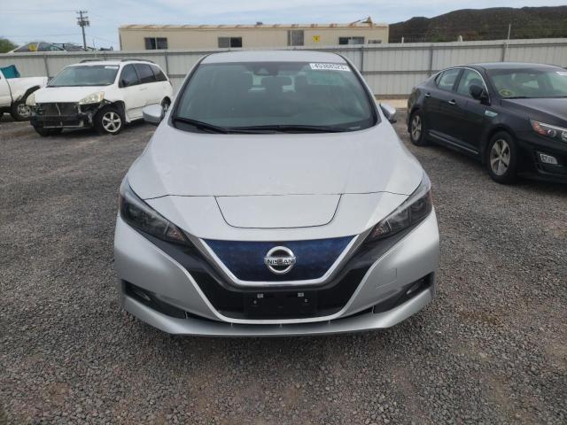 1N4AZ1CP0LC304947 - 2020 NISSAN LEAF SV SILVER photo 5