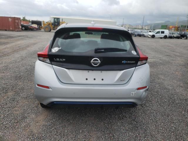 1N4AZ1CP0LC304947 - 2020 NISSAN LEAF SV SILVER photo 6