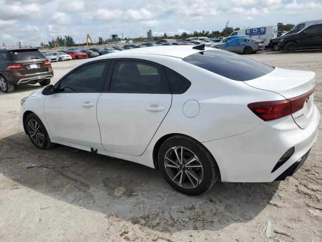 3KPF24AD1NE465348 - 2022 KIA FORTE FE WHITE photo 2