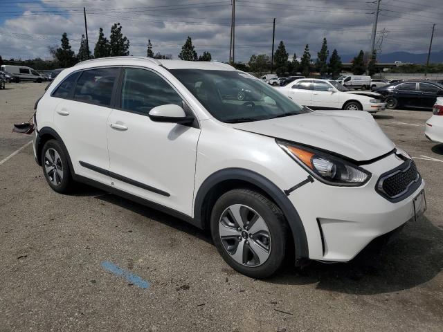 KNDCB3LC5H5084491 - 2017 KIA NIRO FE WHITE photo 4