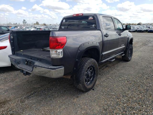 5TFDW5F1XBX194415 - 2011 TOYOTA TUNDRA CREWMAX SR5 GRAY photo 3