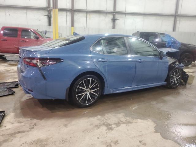 4T1G31AK4RU071456 - 2024 TOYOTA CAMRY SE NIGHT SHADE BLUE photo 3