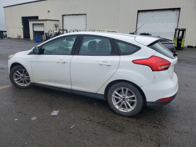 1FADP3K24FL222342 - 2015 FORD FOCUS SE WHITE photo 2