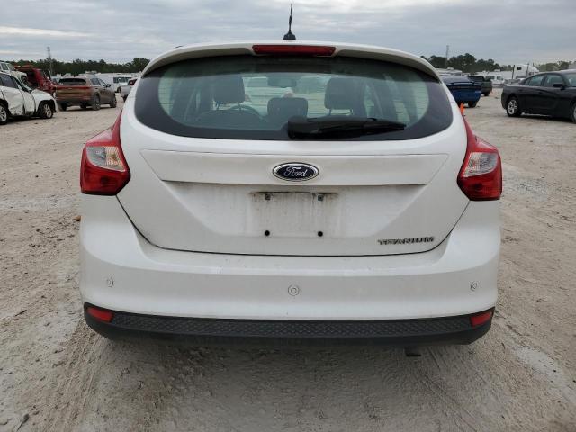 1FAHP3N28CL320427 - 2012 FORD FOCUS TITANIUM WHITE photo 6