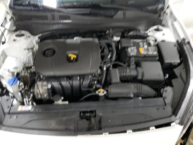 3KPF24AD3PE645580 - 2023 KIA FORTE LX WHITE photo 11