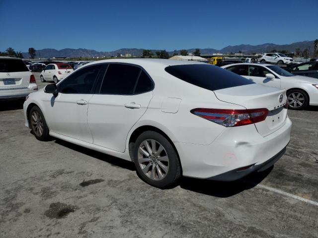 JTNB11HK5J3036831 - 2018 TOYOTA CAMRY L WHITE photo 2