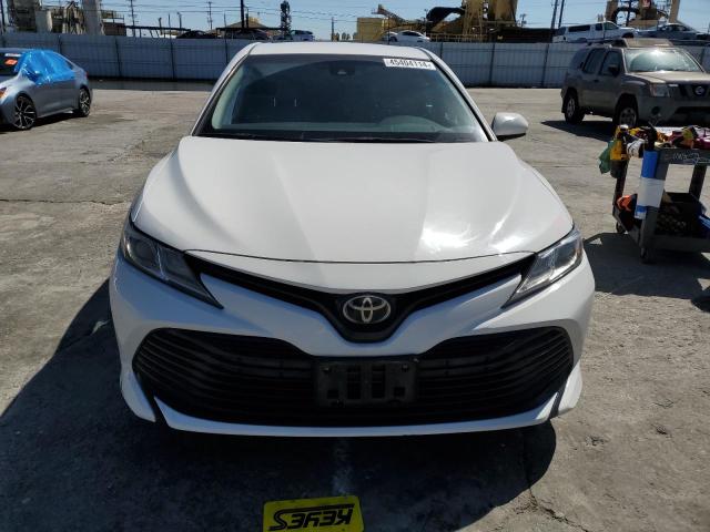 JTNB11HK5J3036831 - 2018 TOYOTA CAMRY L WHITE photo 5