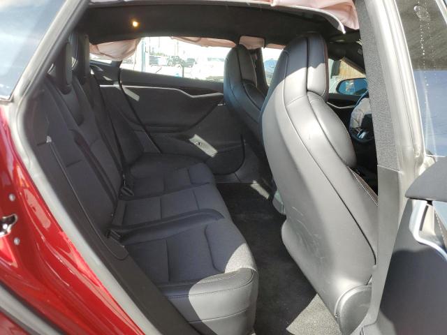 5YJSA1E24HF226397 - 2017 TESLA MODEL S RED photo 11