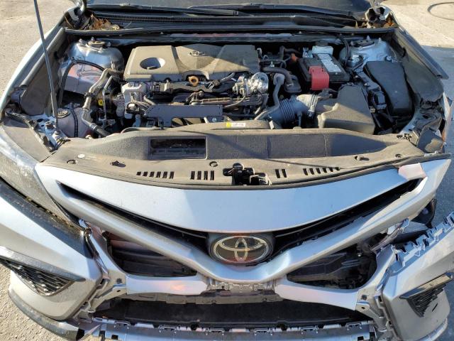 4T1G11AK3PU821299 - 2023 TOYOTA CAMRY SE NIGHT SHADE SILVER photo 11