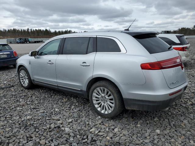 2LMHJ5ATXCBL54942 - 2012 LINCOLN MKT SILVER photo 2