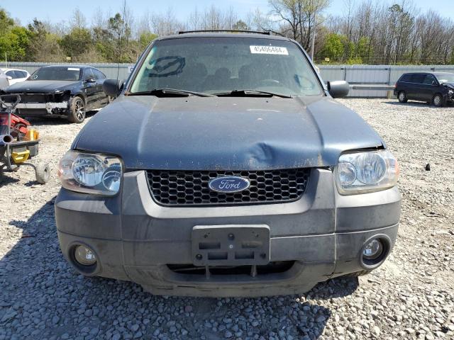 1FMYU03116KA87105 - 2006 FORD ESCAPE XLT BLUE photo 5