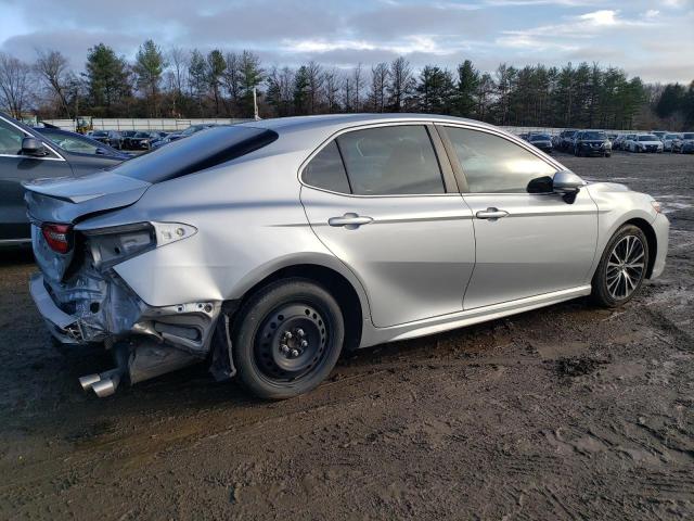 4T1B11HK4JU558702 - 2018 TOYOTA CAMRY L SILVER photo 3