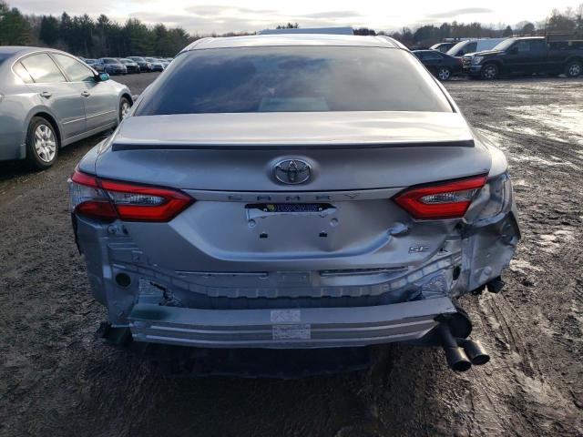 4T1B11HK4JU558702 - 2018 TOYOTA CAMRY L SILVER photo 6