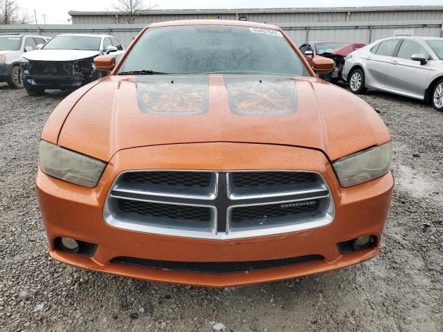 2B3CL3CG2BH550153 - 2011 DODGE CHARGER ORANGE photo 5