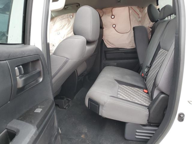5TFRM5F10KX142481 - 2019 TOYOTA TUNDRA DOUBLE CAB SR/SR5 WHITE photo 10