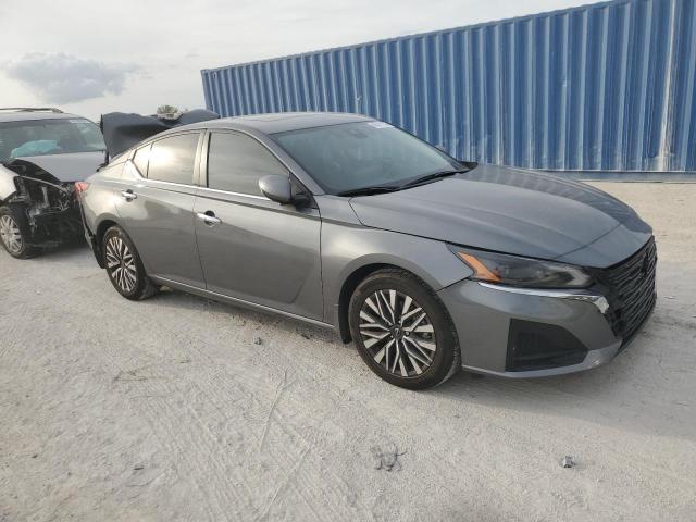 1N4BL4DV5PN305512 - 2023 NISSAN ALTIMA SV GRAY photo 4