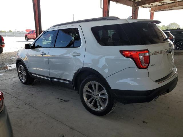 1FM5K7D82JGB39480 - 2018 FORD EXPLORER XLT WHITE photo 2