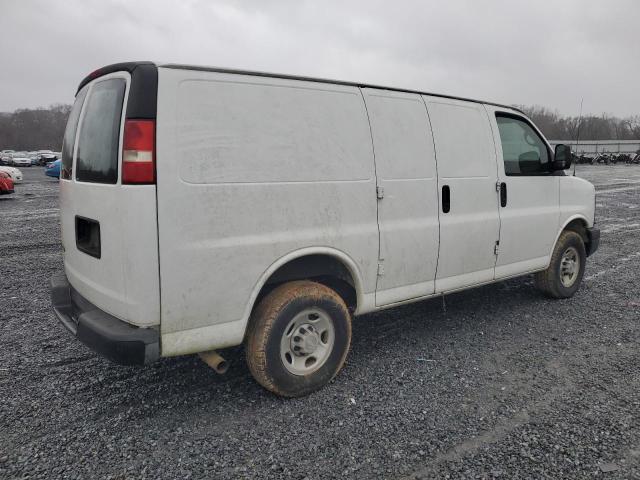 1GCGG25C491110243 - 2009 CHEVROLET EXPRESS G2 WHITE photo 3