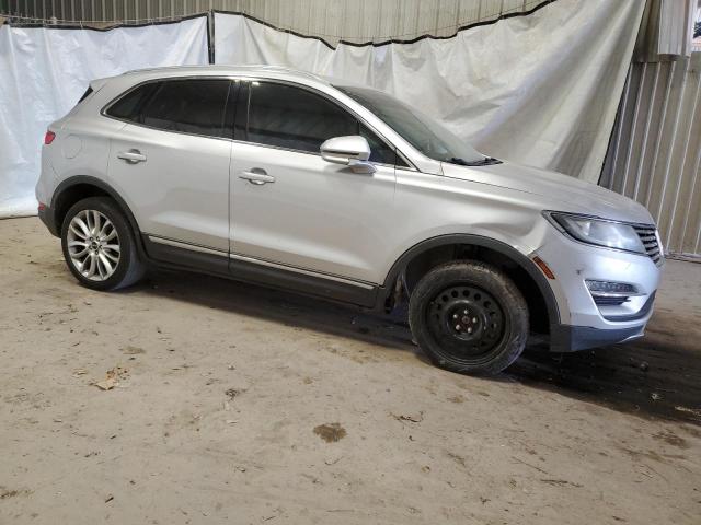 5LMCJ3C92HUL31035 - 2017 LINCOLN MKC RESERVE ვერცხლისფერი ფოტო 4