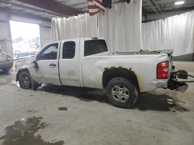 2GCEK19J381282085 - 2008 CHEVROLET SILVERADO K1500 WHITE photo 2