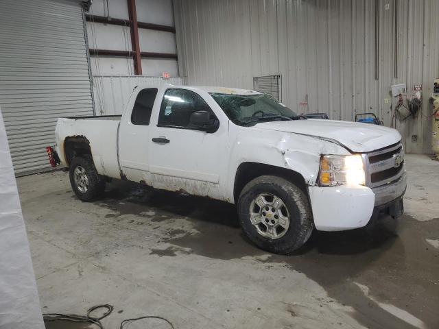 2GCEK19J381282085 - 2008 CHEVROLET SILVERADO K1500 WHITE photo 4