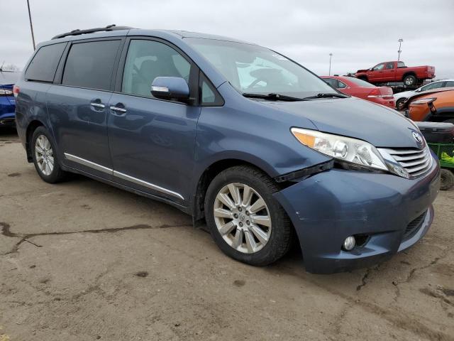 5TDDK3DC6DS057405 - 2013 TOYOTA SIENNA XLE BLUE photo 4