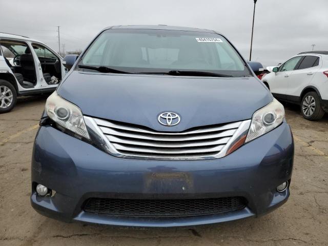 5TDDK3DC6DS057405 - 2013 TOYOTA SIENNA XLE BLUE photo 5