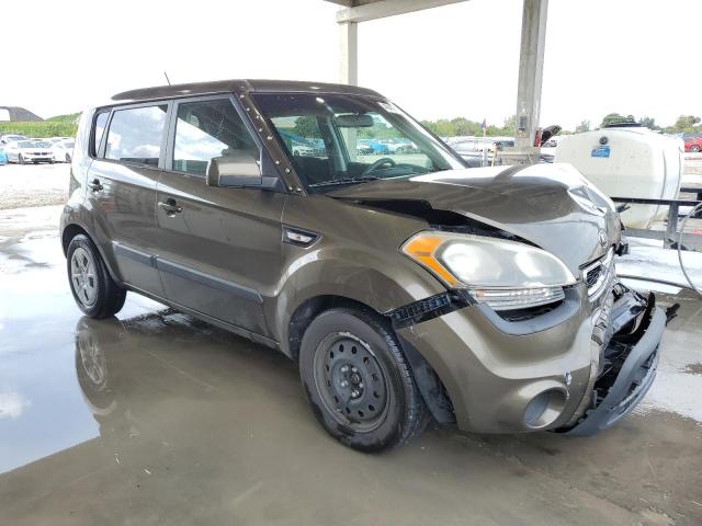 KNDJT2A59D7516985 - 2013 KIA SOUL GREEN photo 4