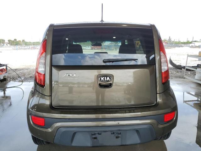 KNDJT2A59D7516985 - 2013 KIA SOUL GREEN photo 6