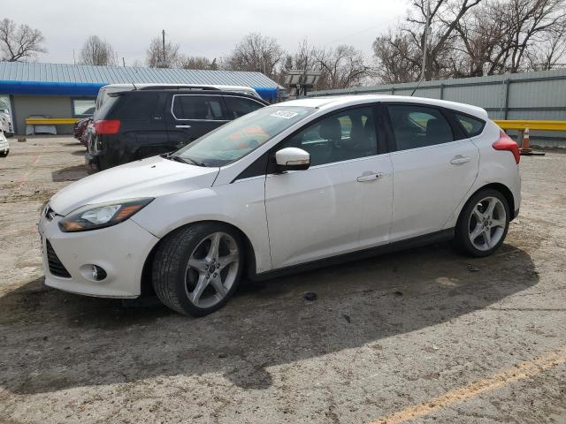 1FAHP3N2XCL403325 - 2012 FORD FOCUS TITANIUM WHITE photo 1