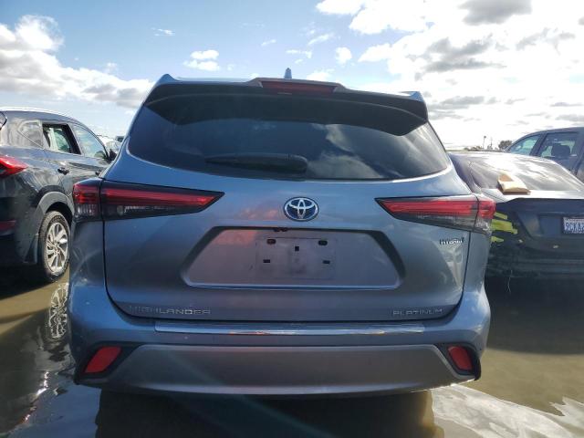 5TDEBRCH8MS055093 - 2021 TOYOTA HIGHLANDER HYBRID PLATINUM BLUE photo 6