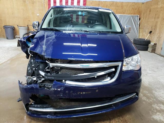 2C4RC1CG1FR674735 - 2015 CHRYSLER TOWN & COU TOURING L BLUE photo 5