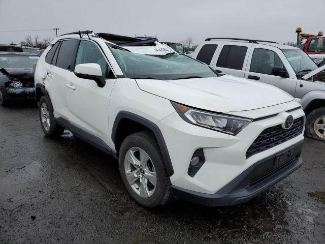 2T3P1RFV7LW114774 - 2020 TOYOTA RAV4 XLE WHITE photo 4