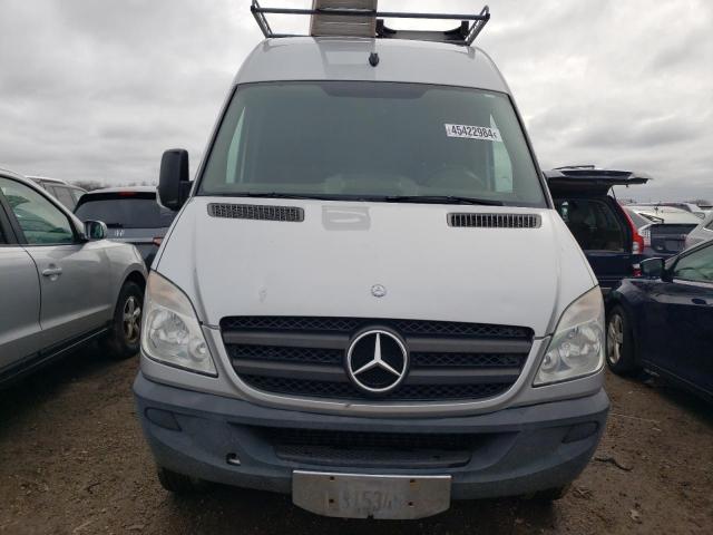 WD3PE7CC5D5729872 - 2013 MERCEDES-BENZ SPRINTER 2500 SILVER photo 5