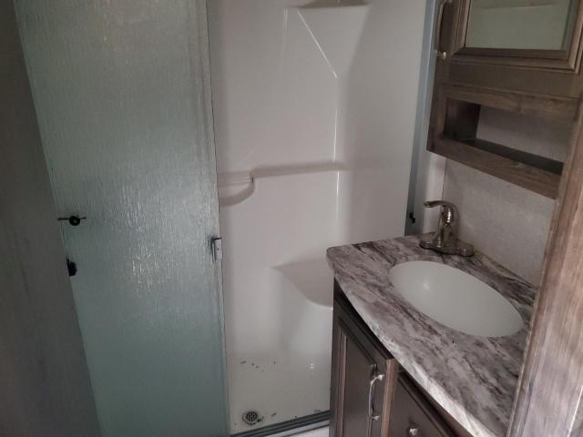 4YDF36529KA740476 - 2019 KEYSTONE MONTANA BEIGE photo 8