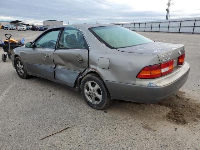 JT8BF22G7V5001118 - 1997 LEXUS ES 300 SILVER photo 2