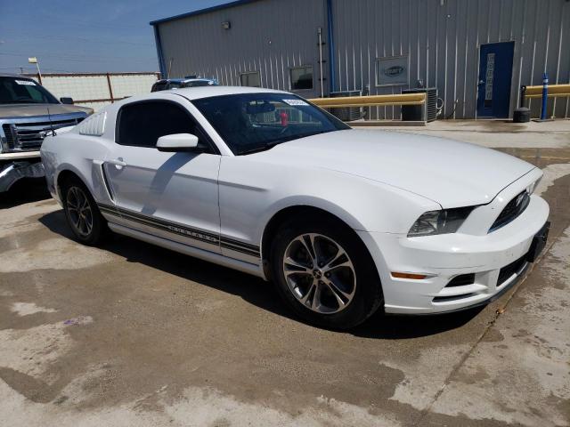 1ZVBP8AM6E5301710 - 2014 FORD MUSTANG WHITE photo 4